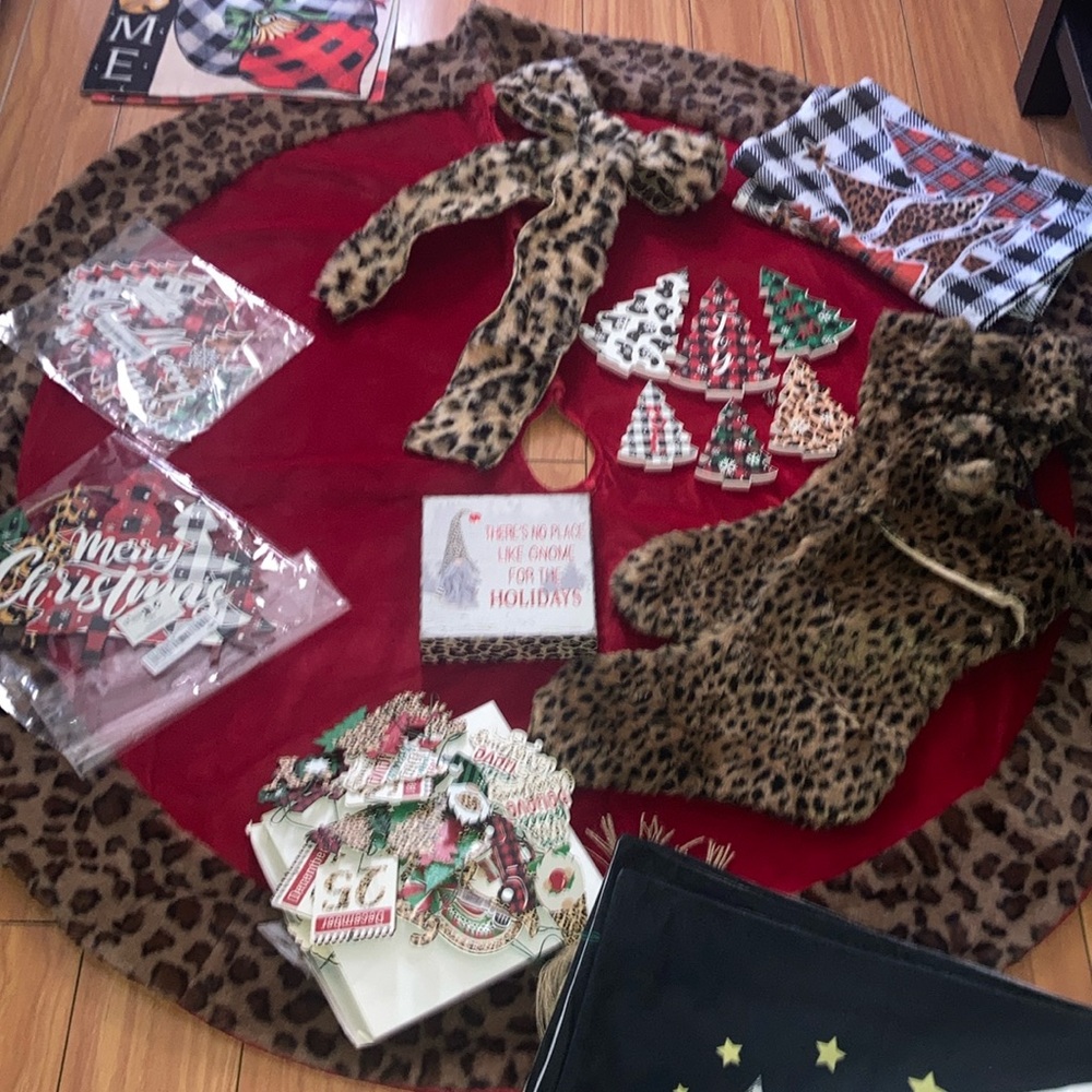 Christmas Decorations Leopard Print.